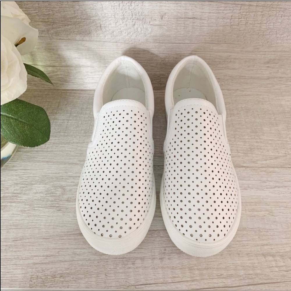 NEW Zoey Slip On Shoes- in White - Picture 2 of 6